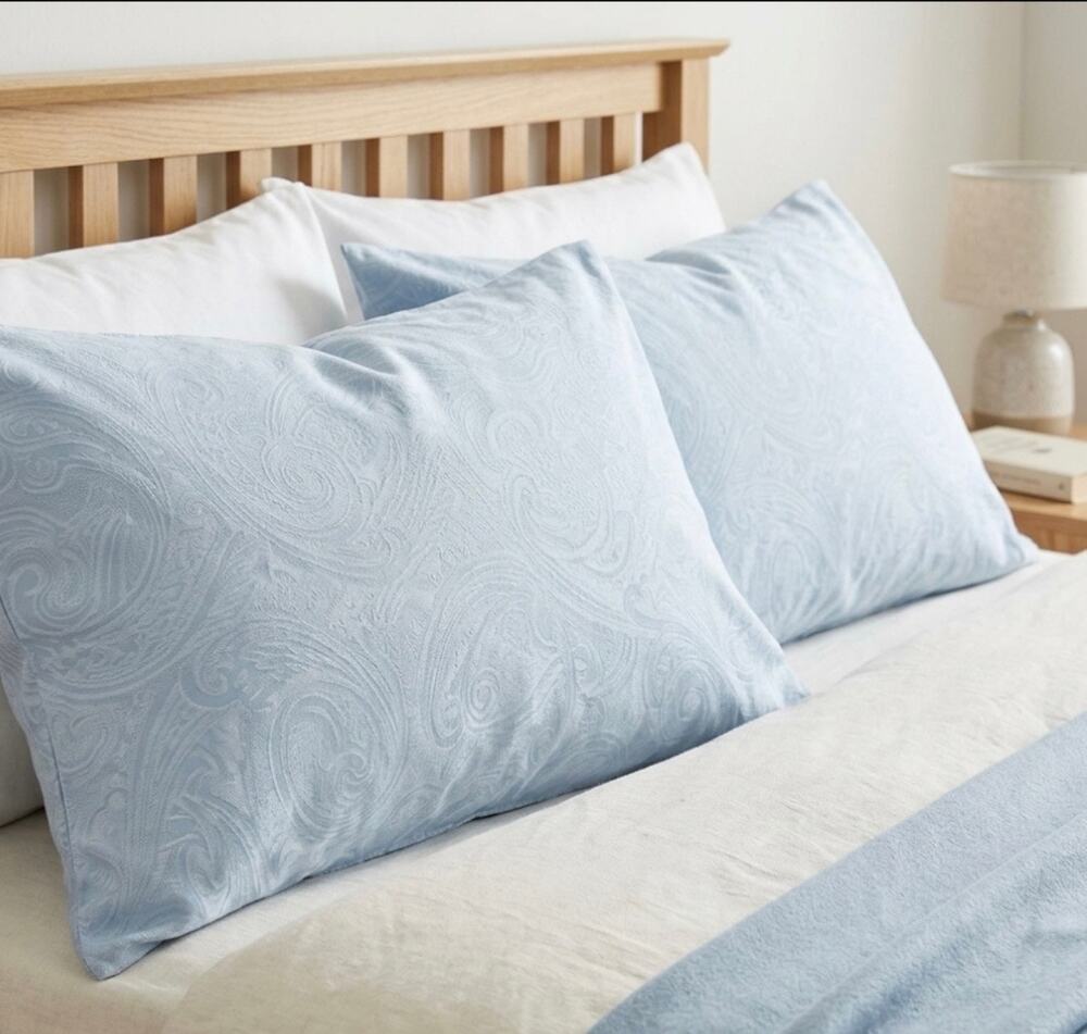 Beachy coastal vintage style luxury cottage StandardPillowcase BluePaisley Bed